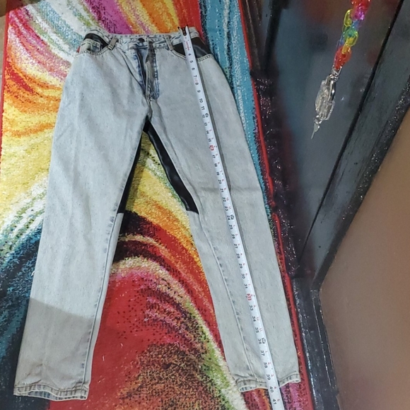 VINTAGE JEANS WTH A HEART SHAPE ON THE BACKSIDE - Picture 12 of 16